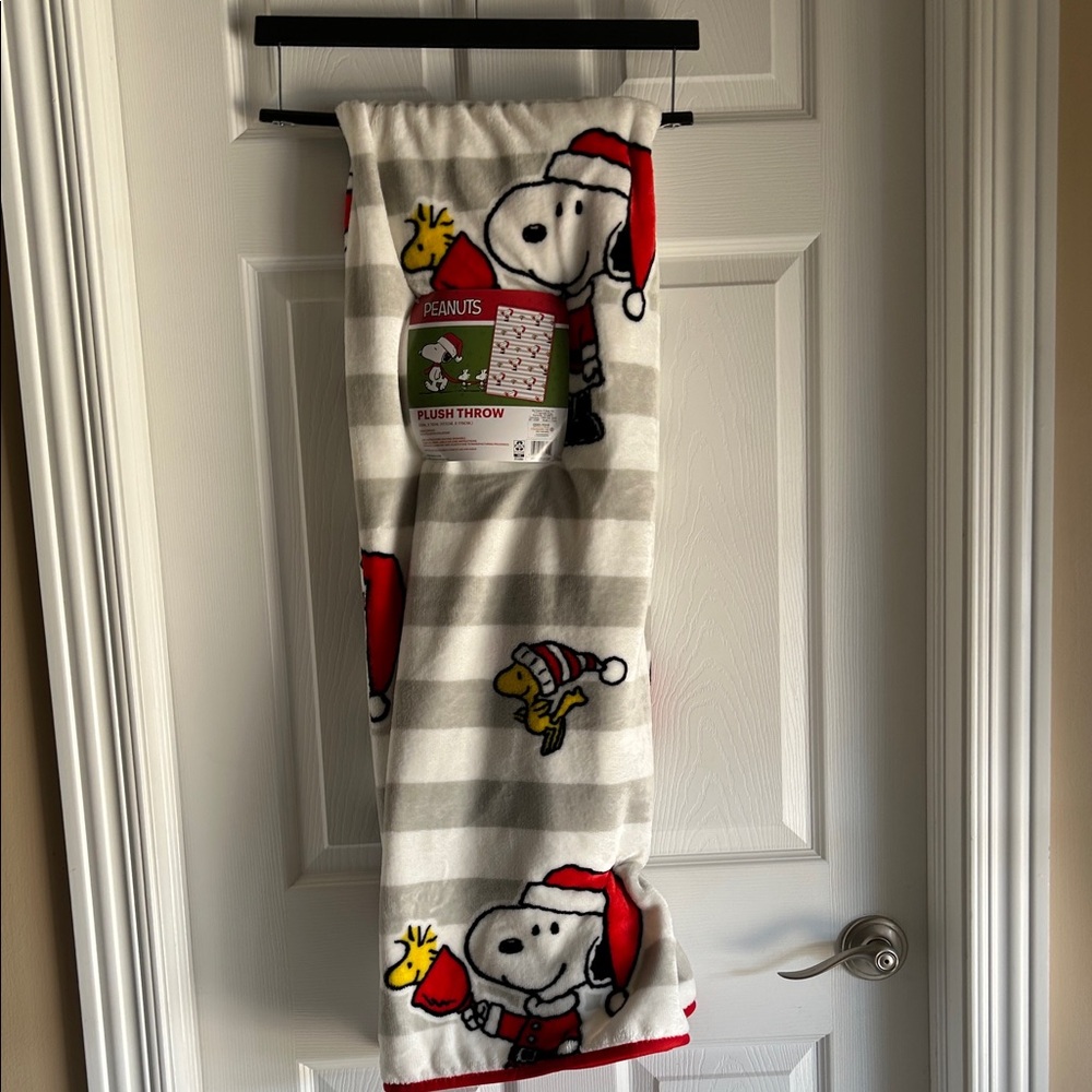 Peanuts Plush Throw with Snoopy in Santa Hat